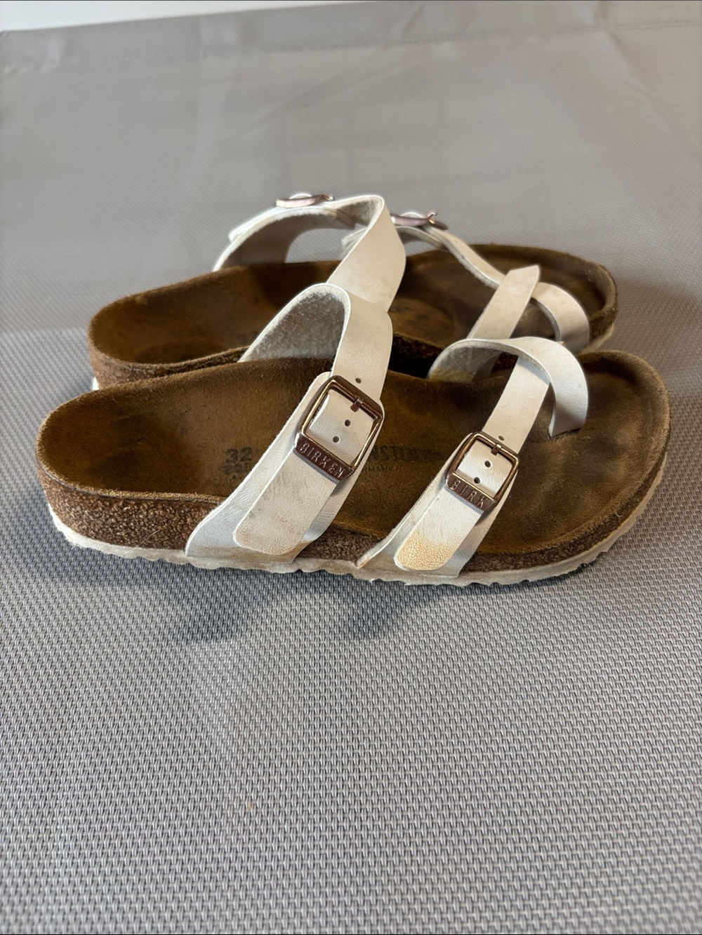 Birkenstock White Crisscross Buckle Sandals - Kids sz 32 (1-1.5) EUC - Picture 5 of 6